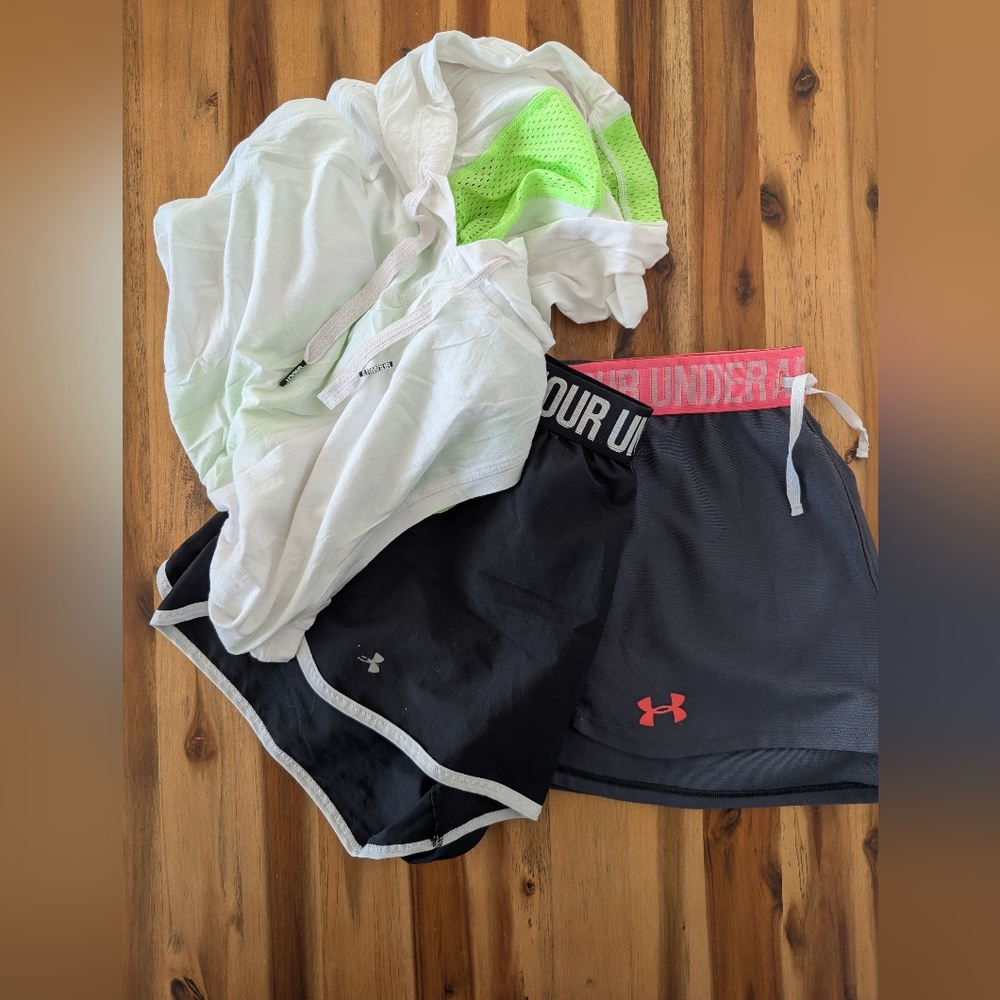 Under Armour Athletic Shorts and Top Set Women's Medium